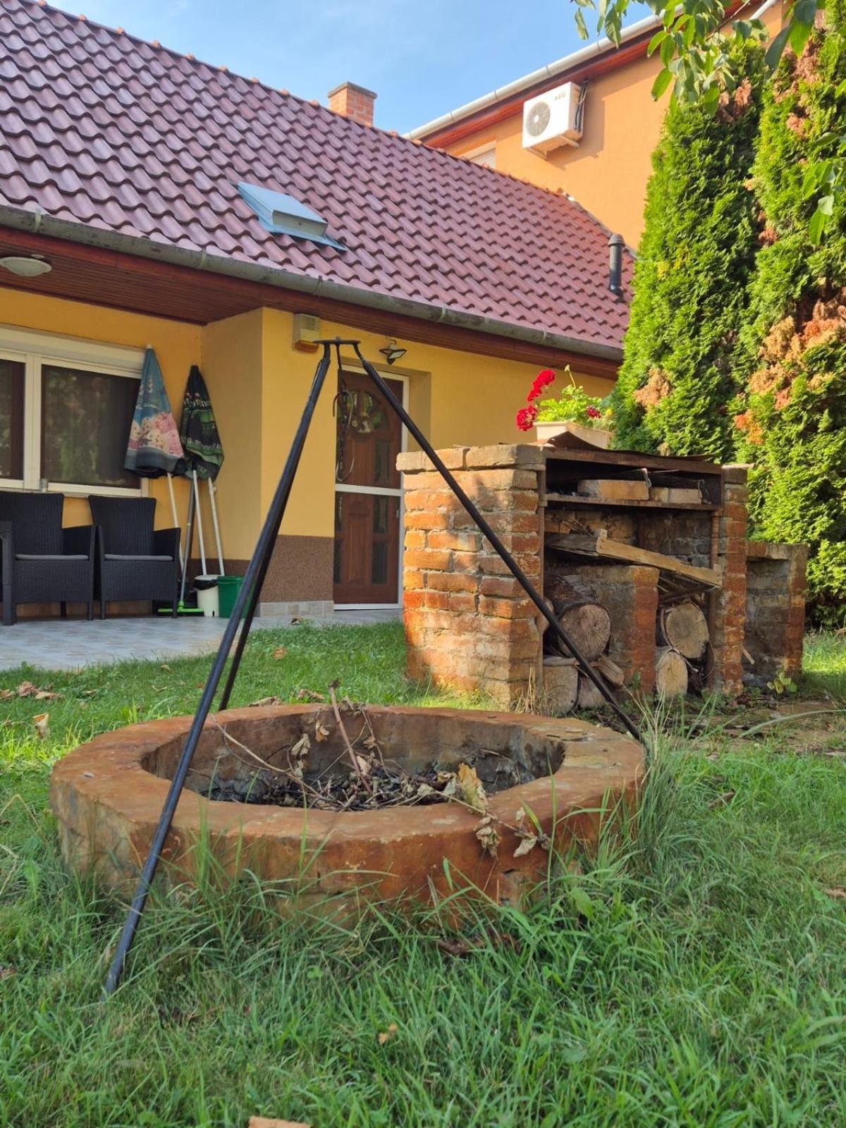 Szahara Vendeghaz Apartment Kerekegyhaza Luaran gambar