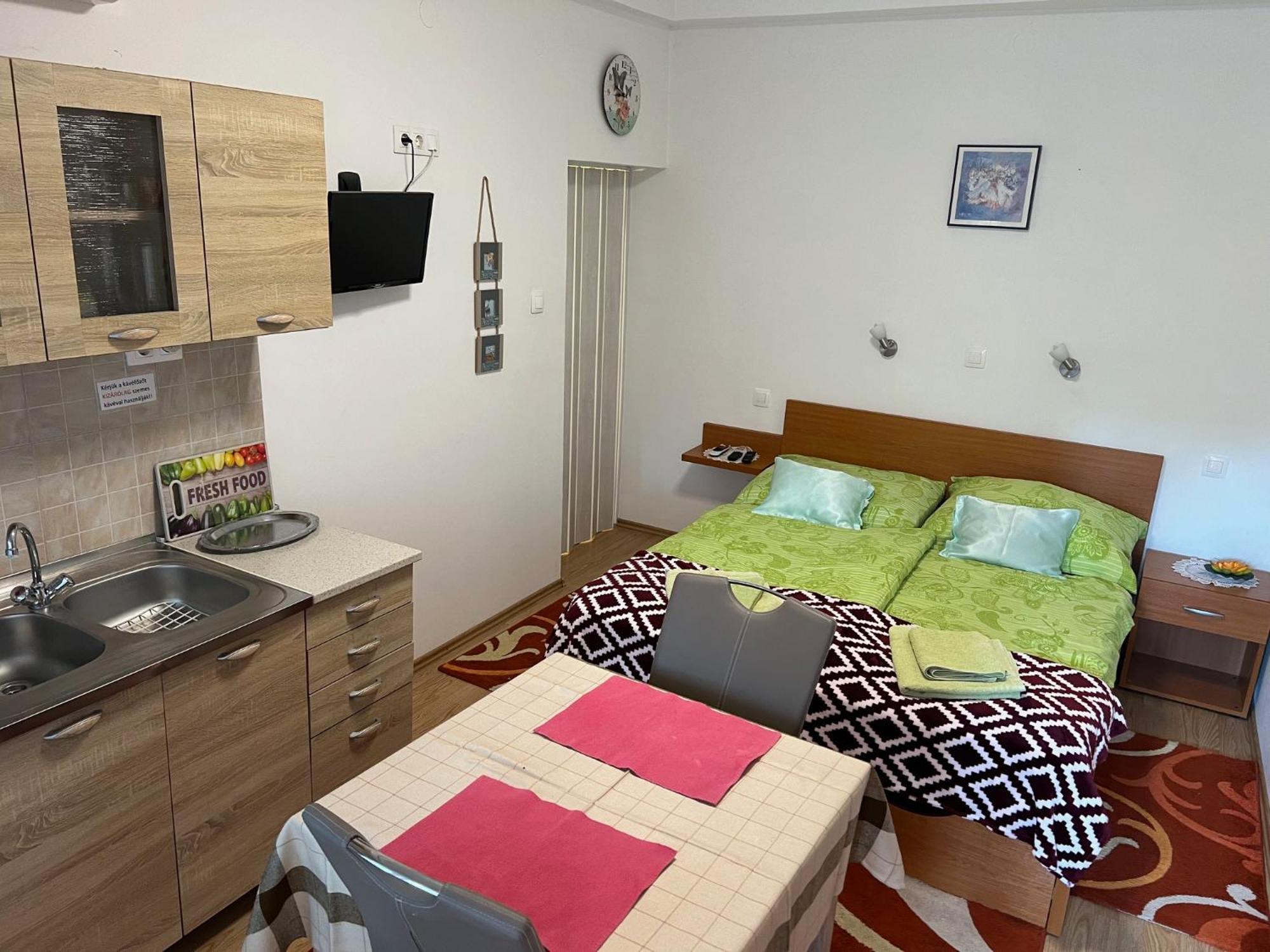 Szahara Vendeghaz Apartment Kerekegyhaza Luaran gambar